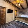 Q Resort & Spa si Q Chalet