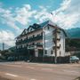 Suru Hotel & Restaurant